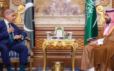 ولي العهد وشهباز شريف يبحثان العلاقات وأوضاع المنطقة