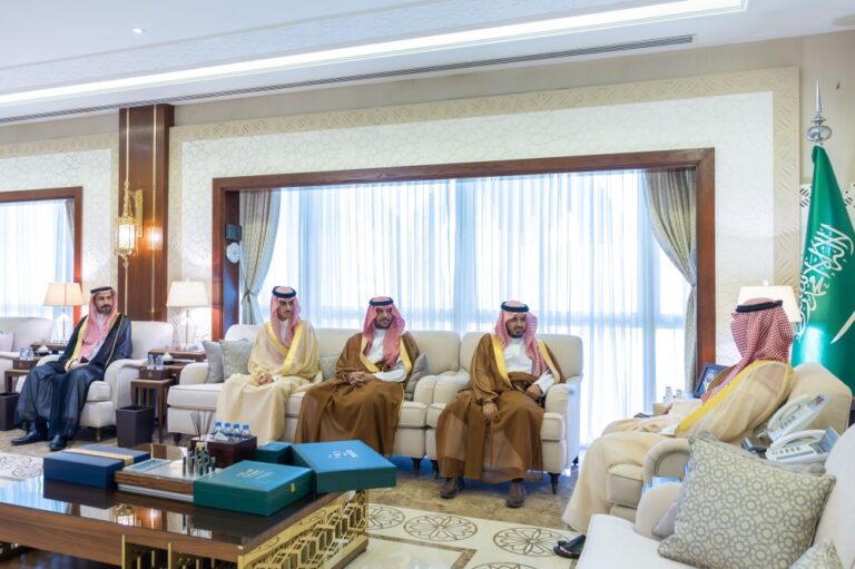 نائب-أمير-الشرقية-يستقبل-رئيس-وأعضاء-مجلس-إدارة-جمعية-الصمان-البيئية