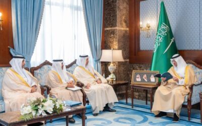 محافظ الأحساء يطّلع على التقرير السنوي لغرفة الأحساء 2025م