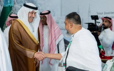 وزير النقل يستقبل أولى رحلات الحجاج عبر مبادرة طريق مكة