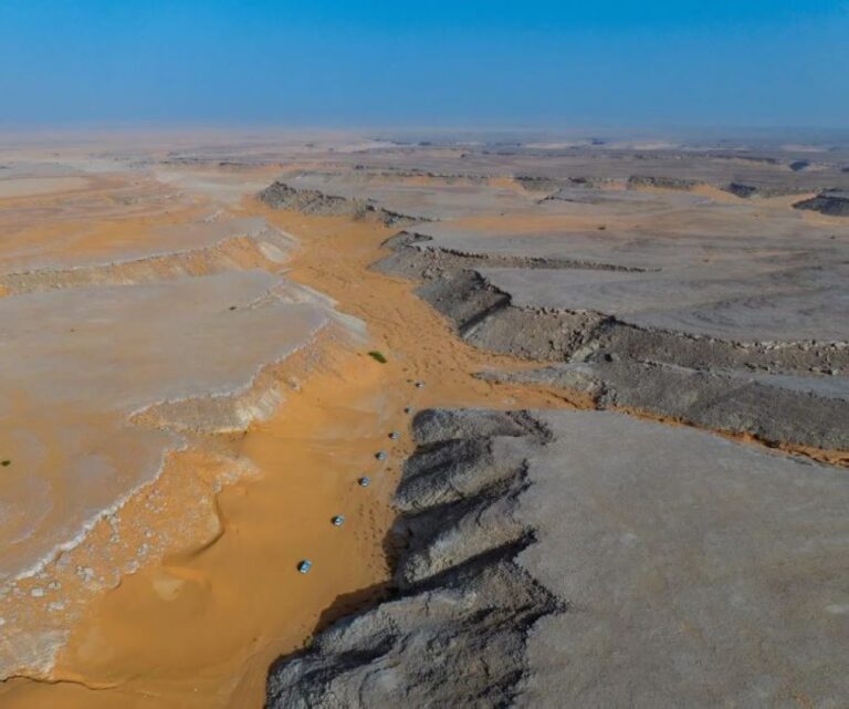 مسار-كندة-السياحي.-مشاهد-طبيعية-فريدة في-محمية-عروق-بني-معارض