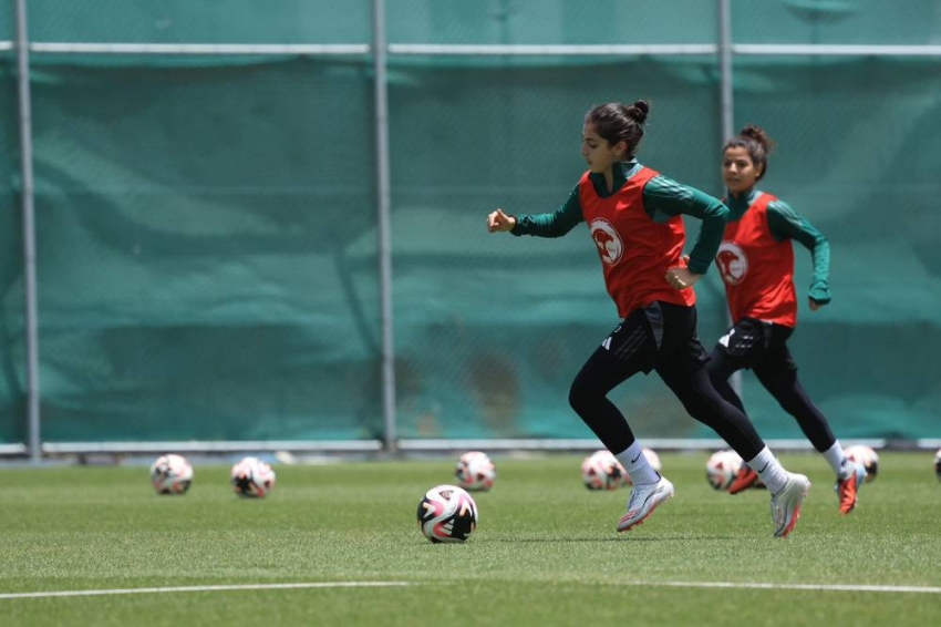 أخضر السيدات يختتم معسكر أبها