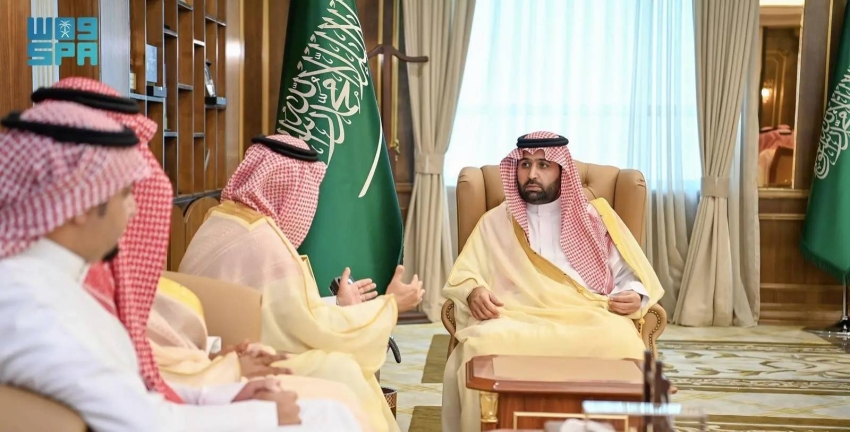 أمير جازان يوجّه بضرورة تسخير جميع الإمكانات أمام المستثمرين