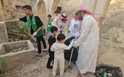 بمشاركة «80» متطوعًا.. مبادرة «تراث الديرة» تزيل الملوثات البصرية من تاروت