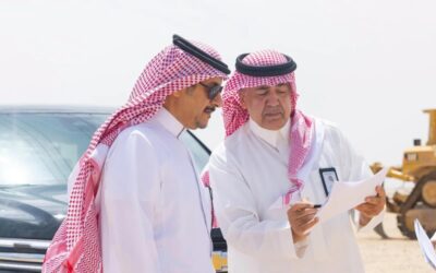 محافظ حفر الباطن يتفقد مشروع تطوير طريق (حفر الباطن – رفحاء)