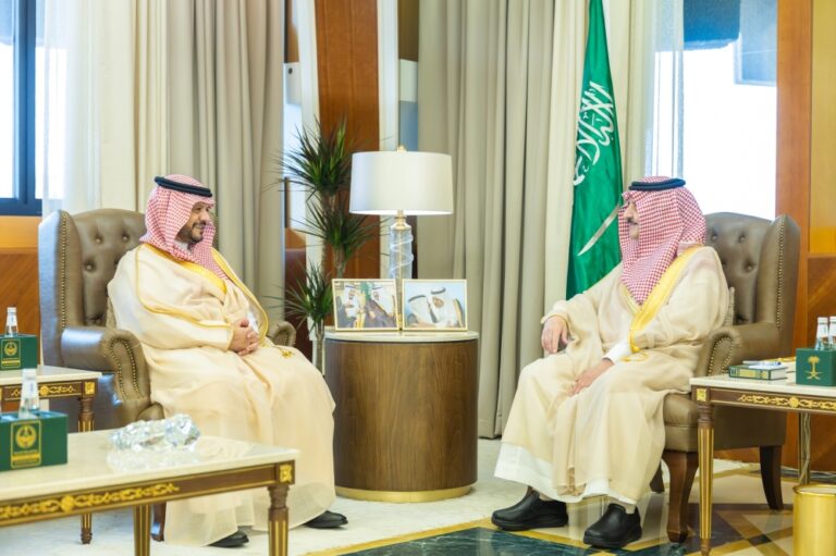  أمير-الشرقية-يستقبل-مساعد-وزير-الموارد-البشرية-والتنمية-الاجتماعية-للخدمات-المشتركة