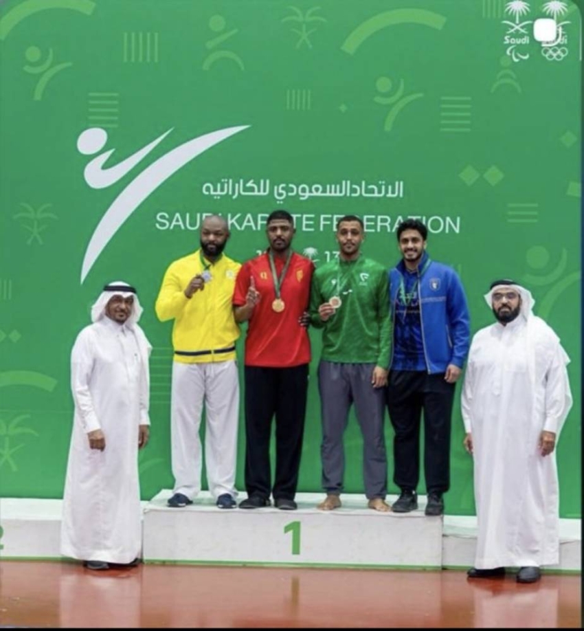 اللاعب إبراهيم نانتومي من نادي تيماء للكاراتيه يحقق الميدالية الفضية