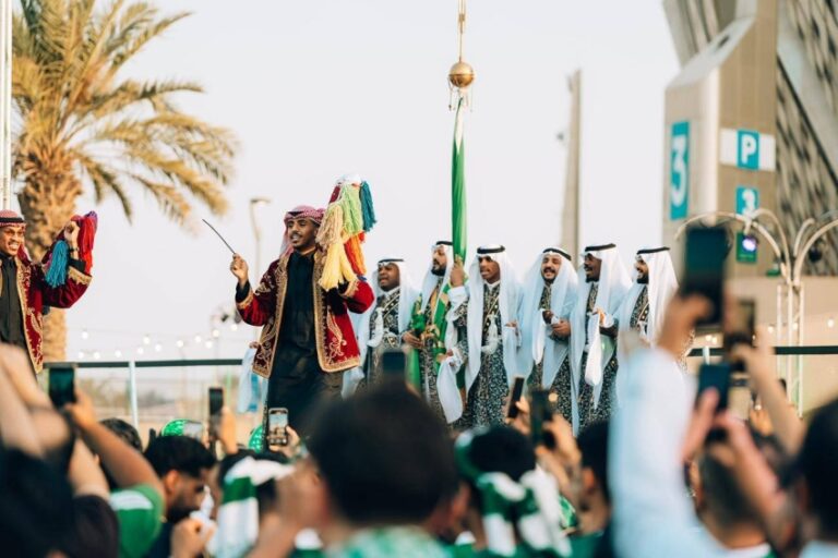 العرضة-السعودية-وأهازيج-تراثية-تستقبل-جماهير-دوري-أبطال-آسيا-للنخبة-بجدة