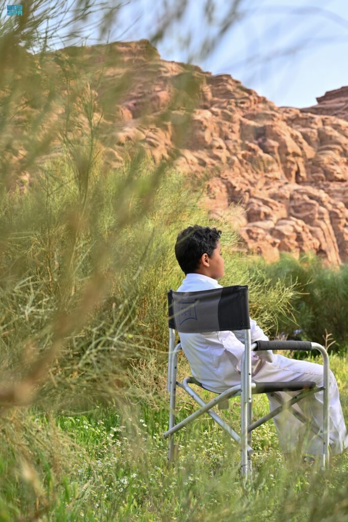 تبوك.. فيضة “النجيلة” تجذب الأهالي والزوار للاستمتاع بأجواء الربيع