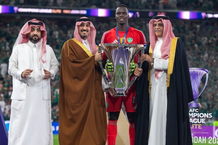 وزير الرياضة يهنئ القيادة بمناسبة تحقيق الأهلي لقب دوري أبطال آسيا للنخبة