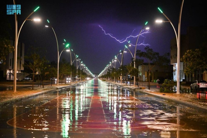 أمانة القصيم تفعل خطة الطوارئ للتعامل مع الحالة المطرية بعنيزة