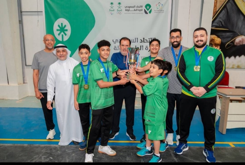 صعود ناشئي طاولة الطرف إلى الدرجة الأولى