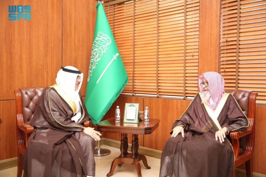 المفتي العام يبحث موضوعات الأوقاف مع الخراشي