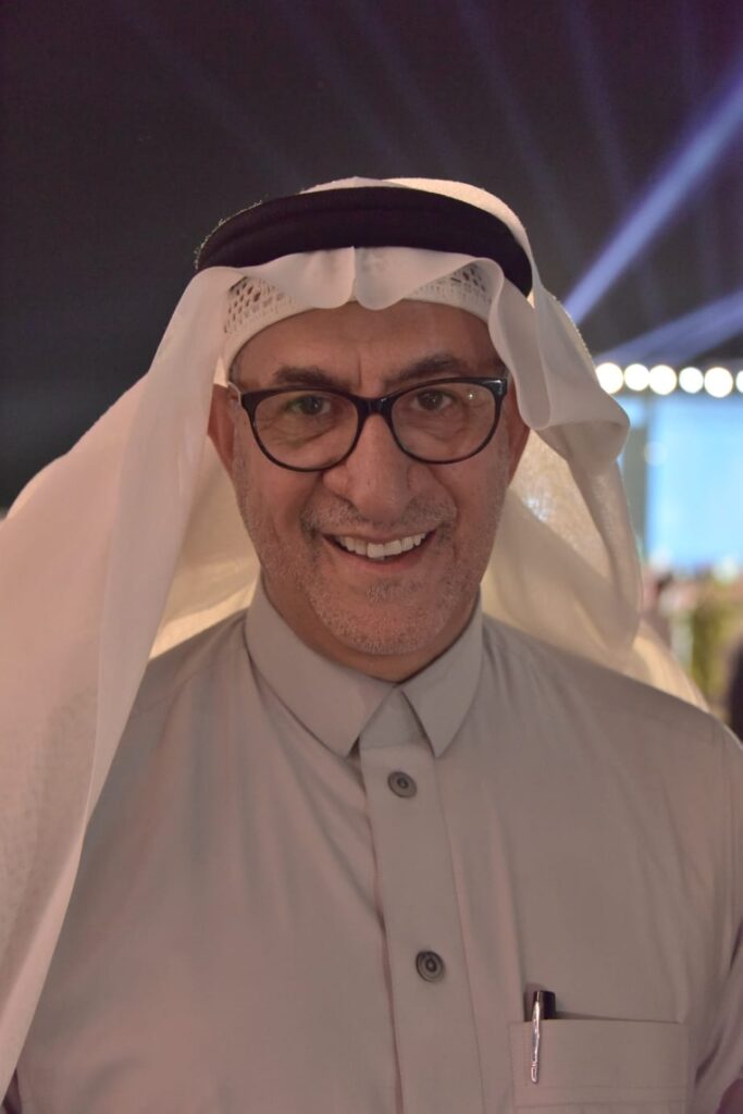 دموع الأهالى وقبلة الرأس تتوّج فرحة التخرج في جامعة الإمام عبدالرحمن