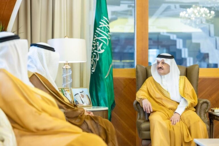 أمير-المنطقة-الشرقية-يستقبل-وزير-البلديات-والإسكان