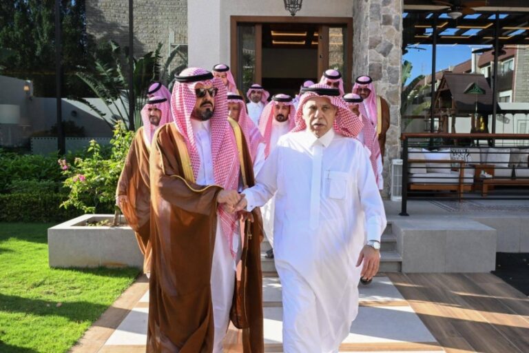 نائب-أمير-منطقة-مكة-المكرمة-يقدم-تعازيه-لوزير-التجارة-في-وفاة-شقيقته
