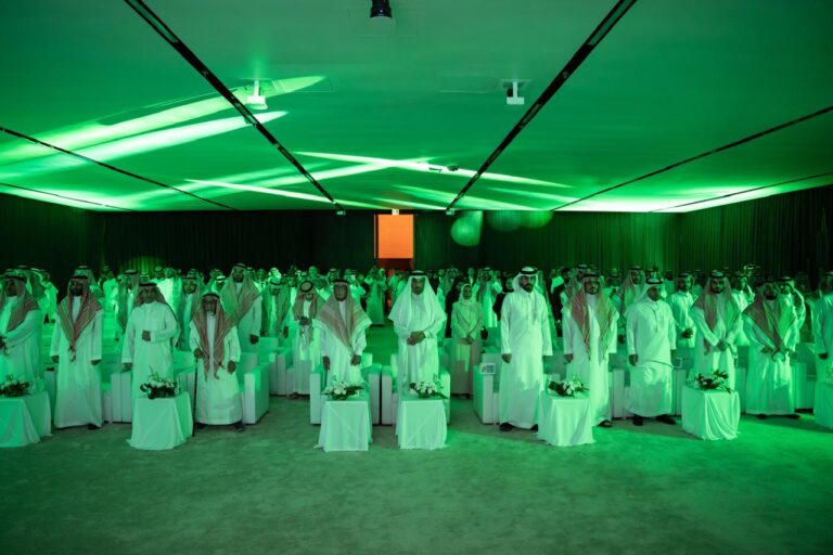 ثمان خدمات تنقل الحلول النادرة إلى مرحلة جديدة في قطاع التصنيع