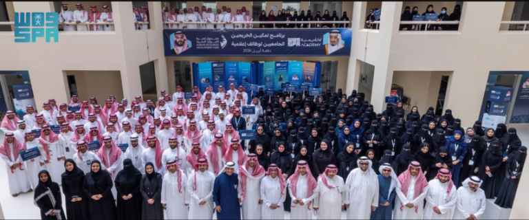 رئيس-واس-المكلّف-يطّلع-على-سير-التدريب-في-برنامج-تمكين-الخريجين-لوظائف-إعلامية-بأكاديمية-واس