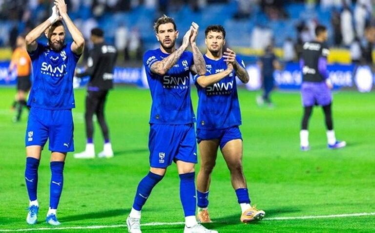 الهلال-يتجاوز-الخليج-بصعوبة-ويقلص-الفارق-بينه-وبين-النصر