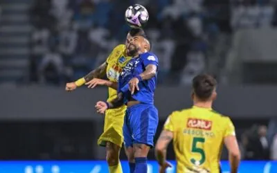 الهلال يضغط على صدارة النصر بثنائية الخليج