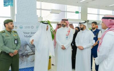 رئيس هيئة الغذاء والدواء يزور صالة مبادرة طريق مكة في مطار الملك عبدالعزيز الدولي بجدة