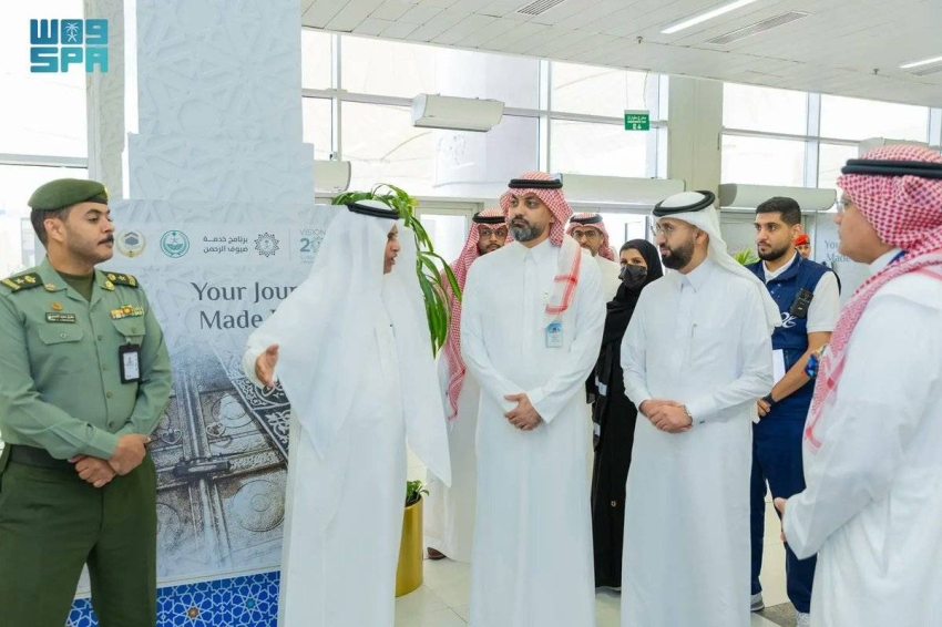 رئيس هيئة الغذاء والدواء يزور صالة مبادرة طريق مكة في مطار الملك عبدالعزيز الدولي بجدة