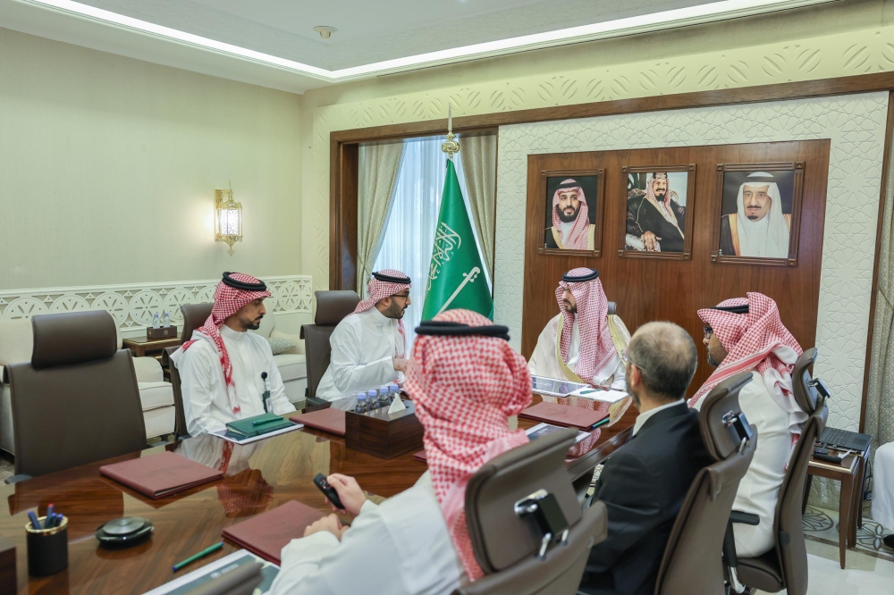 نائب-أمير-الشرقية-يطّلع-على-مشاريع-مجموعة-روشن-بالمنطقة 