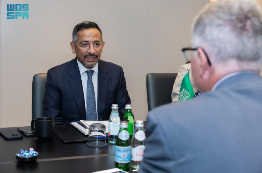 وزير الصناعة يبحث فرص التعاون في قطاع التعدين والمعادن مع شركات أمريكية
