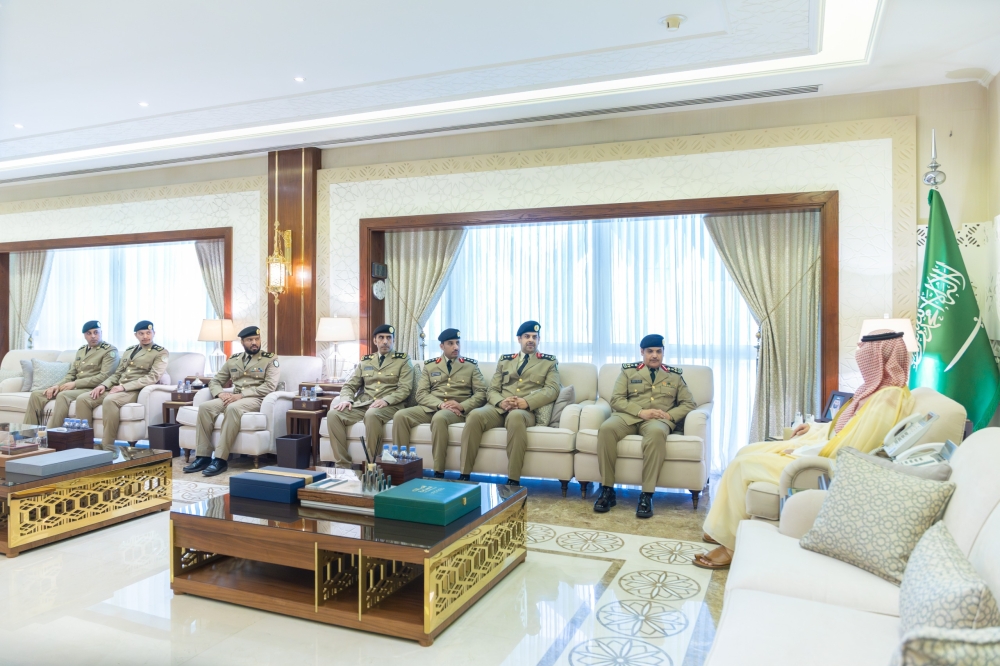 نائب أمير الشرقية يستقبل قائد قوة أمن المنشآت ويطّلع على جهودهم