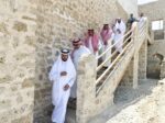 محافظ القطيف يتفقد مشاريع التطوير والترميم بجزيرة دارين وتاروت