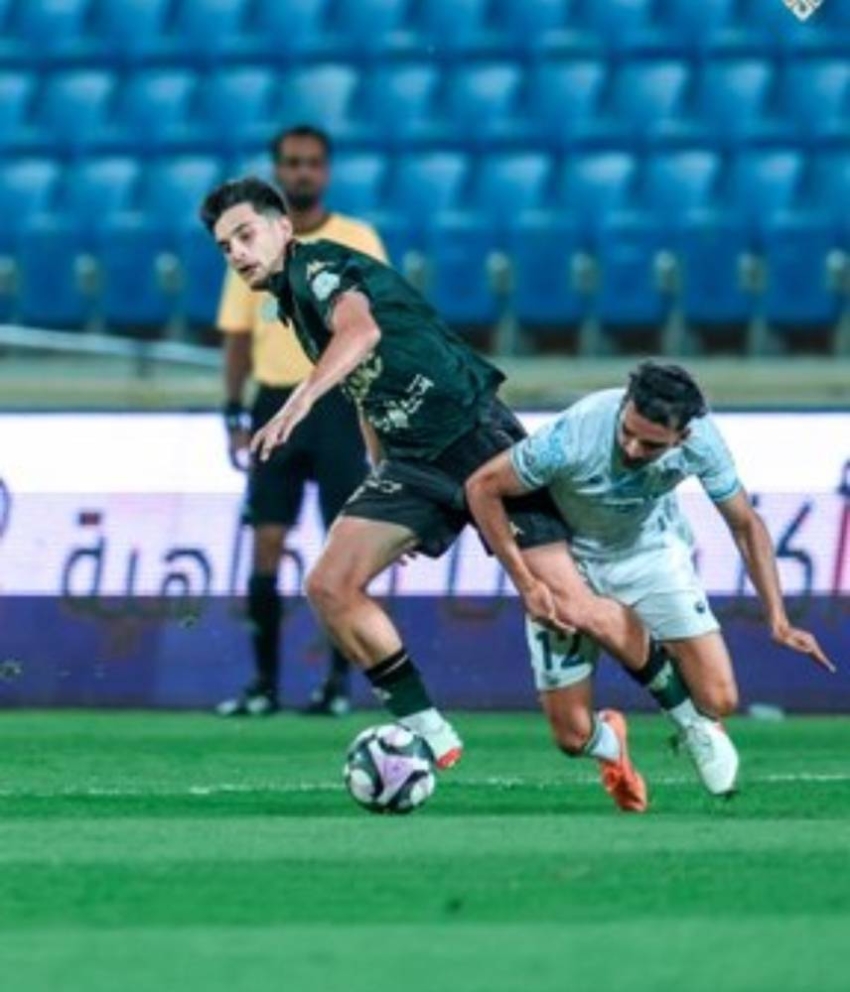 الخلود يؤكد بقاءه في الدوري رسميًا بالتعادل السلبي أمام الأخدود
