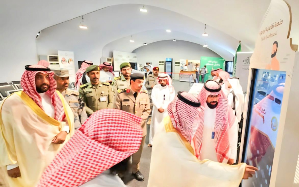 محافظ العديد يزور مقر هيئة الأمر بالمعروف في منفذ البطحاء