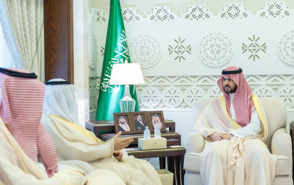 نائب أمير الشرقية يطّلع على منجزات وبرامج جمعية الأوقاف الصحية