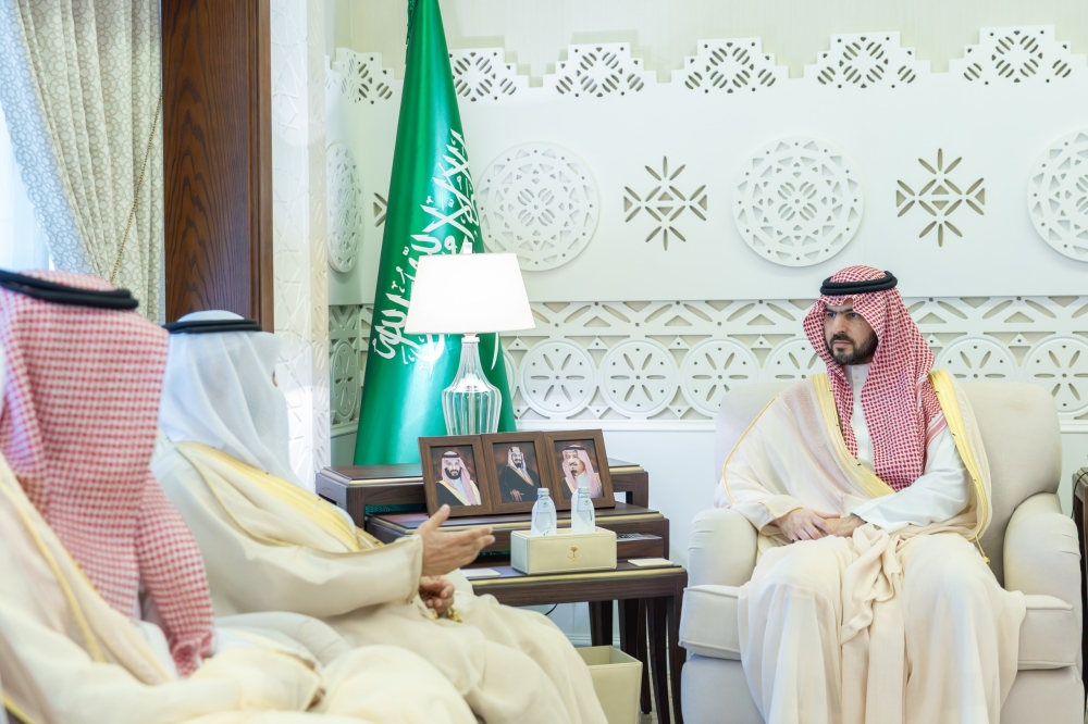 نائب أمير الشرقية يطّلع على منجزات وبرامج جمعية الأوقاف الصحية