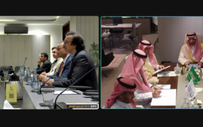 وزير الصناعة يناقش فرص توسيع الشراكة الصناعية مع نظيره الباكستاني