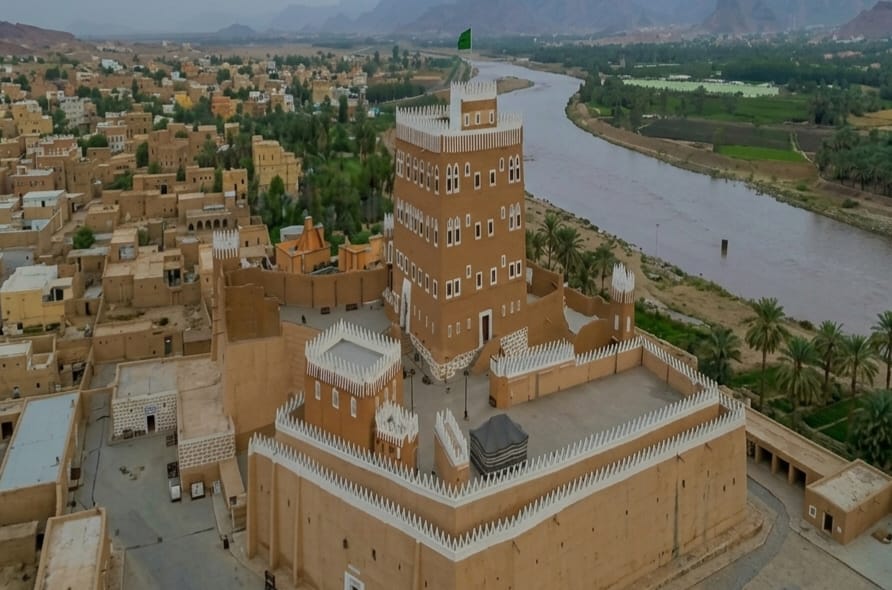 الاستقالة الصامتة: حين يبقى الموظف ويغادر شغفه !!