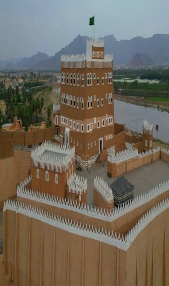القلم لا يزال بيد الإنسان… حتى مع الذكاء الاصطناعي